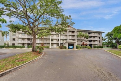 Spacious and maintained 2 bedroom, 2 bathroom Whitehall condo in on Pine Island Ridge Country Club in Florida - for sale on GolfHomes.com, golf home, golf lot