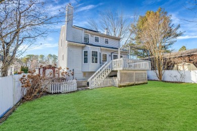 Welcome to this charming 3 bedroom,2.5 bath Colonial home in the on Rolling Oaks Golf Course in New York - for sale on GolfHomes.com, golf home, golf lot