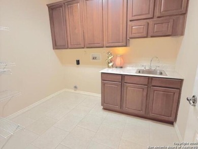 Welcome to this beautifully appointed *Like New* home, Sitting on Alsatian Golf Club in Texas - for sale on GolfHomes.com, golf home, golf lot