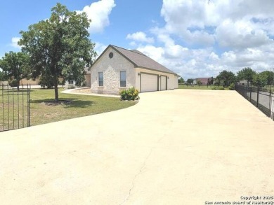 Welcome to this beautifully appointed *Like New* home, Sitting on Alsatian Golf Club in Texas - for sale on GolfHomes.com, golf home, golf lot