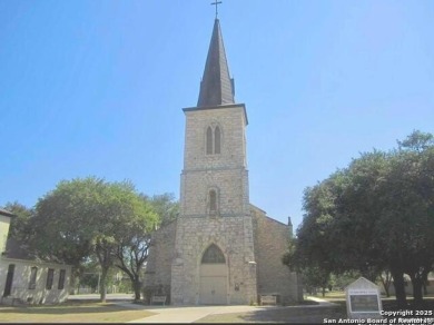 Welcome to this beautifully appointed *Like New* home, Sitting on Alsatian Golf Club in Texas - for sale on GolfHomes.com, golf home, golf lot