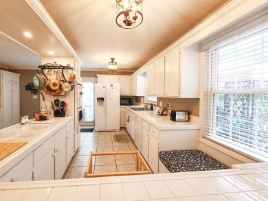 This well maintained brick ranch style home located in a on Lakeshore Country Club in Kentucky - for sale on GolfHomes.com, golf home, golf lot