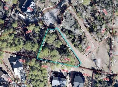 Build your dream home on this spacious 0.479-acre cul-de-sac lot on Harbour Point Golf Club in North Carolina - for sale on GolfHomes.com, golf home, golf lot