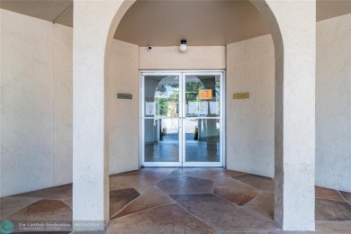 Welcome to these spacious 2bedrooms/2 bathrooms located on the on Inverrary Country Club in Florida - for sale on GolfHomes.com, golf home, golf lot