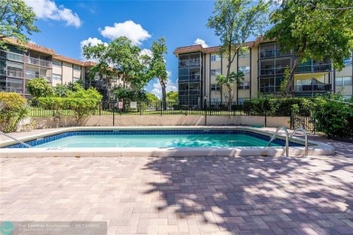 Welcome to these spacious 2bedrooms/2 bathrooms located on the on Inverrary Country Club in Florida - for sale on GolfHomes.com, golf home, golf lot