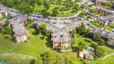 Welcome to these spacious 2bedrooms/2 bathrooms located on the on Inverrary Country Club in Florida - for sale on GolfHomes.com, golf home, golf lot