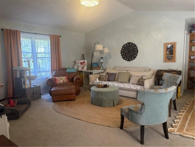Well cared-for townhouse with maintenance included. One story on Holiday Island Executive Golf Course in Arkansas - for sale on GolfHomes.com, golf home, golf lot
