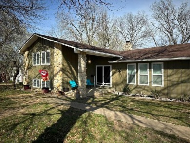 Prime location directly overlooking the 16th hole of on Independence Country Club in Kansas - for sale on GolfHomes.com, golf home, golf lot