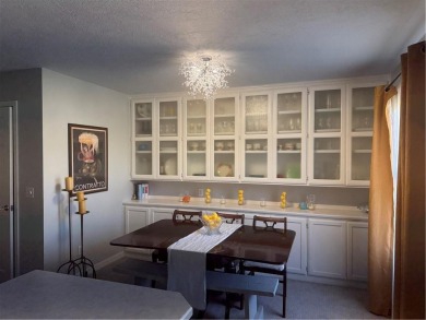 Well cared-for townhouse with maintenance included. One story on Holiday Island Executive Golf Course in Arkansas - for sale on GolfHomes.com, golf home, golf lot