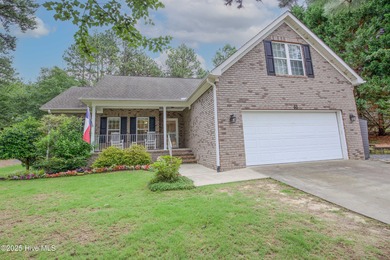 This well-kept 4 bed, 3 bath home is nestled in the heart of on Pinehurst Golf Course No. 8 in North Carolina - for sale on GolfHomes.com, golf home, golf lot