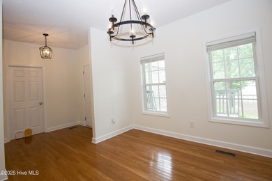 This well-kept 4 bed, 3 bath home is nestled in the heart of on Pinehurst Golf Course No. 8 in North Carolina - for sale on GolfHomes.com, golf home, golf lot