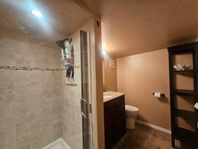 Discover the allure of this beautifully updated 1-bedroom on Viewpoint Golf Resort in Arizona - for sale on GolfHomes.com, golf home, golf lot