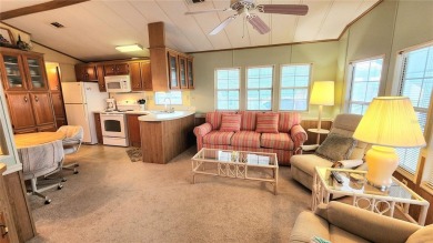 START ENJOYING FLORIDA IN THIS WELL-KEPT ONE BEDROOM, TWO on River Run Golf Links in Florida - for sale on GolfHomes.com, golf home, golf lot