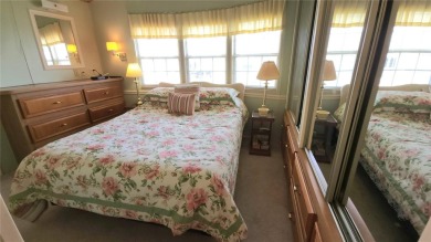 START ENJOYING FLORIDA IN THIS WELL-KEPT ONE BEDROOM, TWO on River Run Golf Links in Florida - for sale on GolfHomes.com, golf home, golf lot