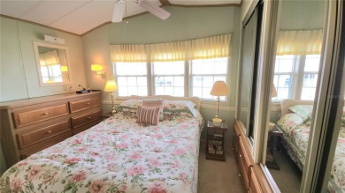 START ENJOYING FLORIDA IN THIS WELL-KEPT ONE BEDROOM, TWO on River Run Golf Links in Florida - for sale on GolfHomes.com, golf home, golf lot