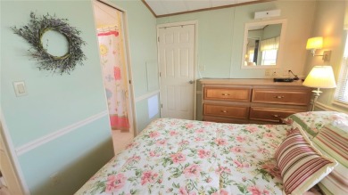 START ENJOYING FLORIDA IN THIS WELL-KEPT ONE BEDROOM, TWO on River Run Golf Links in Florida - for sale on GolfHomes.com, golf home, golf lot