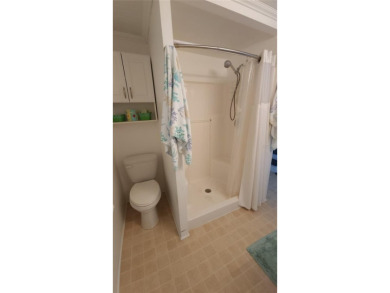 START ENJOYING FLORIDA IN THIS WELL-KEPT ONE BEDROOM, TWO on River Run Golf Links in Florida - for sale on GolfHomes.com, golf home, golf lot