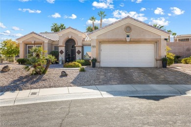 Beautifully maintained Sun City Summerlin gem on a PREMIUM on Highland Falls Golf Club in Nevada - for sale on GolfHomes.com, golf home, golf lot