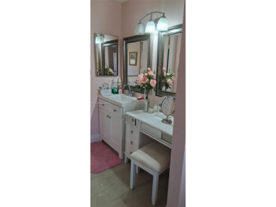BEAUTIFUL LARGE 2 bed /2 full baths ground floor corner unit in on Sunrise Lakes Phase IV Golf Course in Florida - for sale on GolfHomes.com, golf home, golf lot
