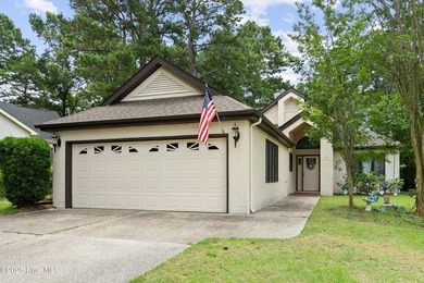 MUST SEE - 2 bedroom, 2.5 bath home located in the desirable on North Shore Country Club in North Carolina - for sale on GolfHomes.com, golf home, golf lot