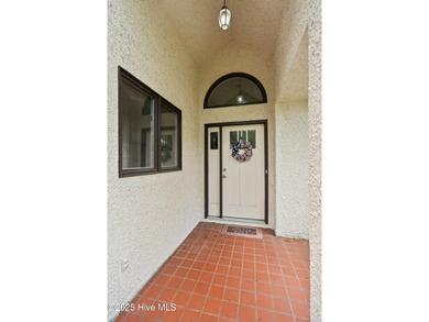 MUST SEE - 2 bedroom, 2.5 bath home located in the desirable on North Shore Country Club in North Carolina - for sale on GolfHomes.com, golf home, golf lot