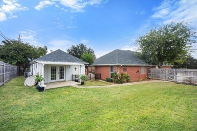 Perfect family home awaits you. This awesome home has 720 sq ft on De Cordova Bend Country Club in Texas - for sale on GolfHomes.com, golf home, golf lot