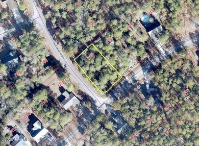 Fantastic opportunity to build your dream home on this spacious on Harbour Point Golf Club in North Carolina - for sale on GolfHomes.com, golf home, golf lot
