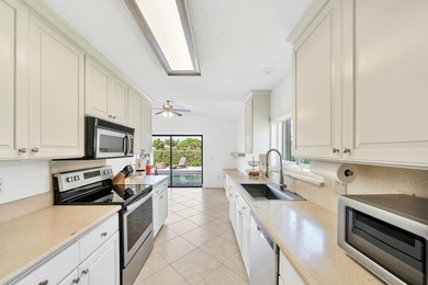 Welcome to 10255 Sunset Bend Drive, Boca Raton, FL 33428 -- on Boca Woods Country Club in Florida - for sale on GolfHomes.com, golf home, golf lot