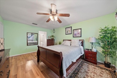 Experience comfort and convenience in this charming two-bedroom on Royal Oak Golf Club in Florida - for sale on GolfHomes.com, golf home, golf lot