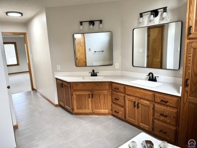 4 bedroom, 3 bathroom home that backs up to the golf course on Berkshire Golf Club in Kansas - for sale on GolfHomes.com, golf home, golf lot