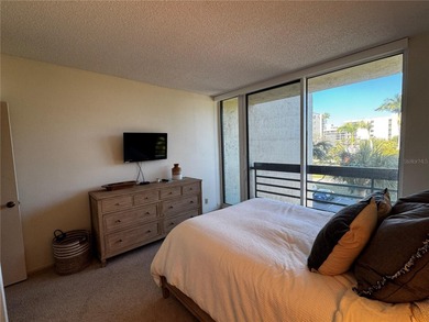 Spacious 3-Bedroom End-Unit Residence in Sought-After Beachplace on Links on Longboat Golf Club in Florida - for sale on GolfHomes.com, golf home, golf lot