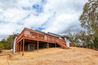 Presenting this traditional, single-story home on .39 acre with on La Contenta Golf Course in California - for sale on GolfHomes.com, golf home, golf lot