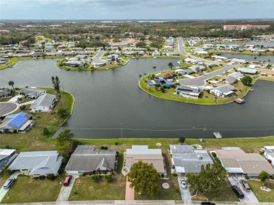 WELCOME TO YOUR CHARMING  PICTURESQUE SOUTH LAKE HOME WITH A on North Lakes Golf Course in Florida - for sale on GolfHomes.com, golf home, golf lot