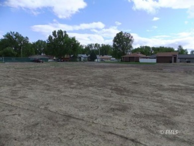21,000' for residential development. Plenty of room for a single on Miles City Town & Country Club in Montana - for sale on GolfHomes.com, golf home, golf lot