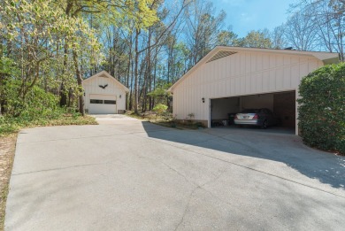 Beautiful ranch in popular Houndslake Country Club. Perfect on Houndslake Country Club in South Carolina - for sale on GolfHomes.com, golf home, golf lot