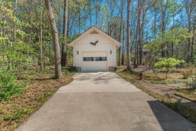 Beautiful ranch in popular Houndslake Country Club. Perfect on Houndslake Country Club in South Carolina - for sale on GolfHomes.com, golf home, golf lot
