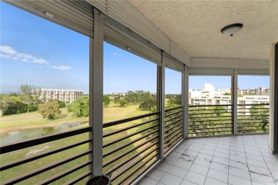 Welcome to your stunning approx. 2000 sqft condo, featuring on Inverrary Country Club in Florida - for sale on GolfHomes.com, golf home, golf lot