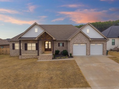 New listing, priced to sell! This beautiful home in Salem Woods on Nutters Chapel Golf and Country Club in Arkansas - for sale on GolfHomes.com, golf home, golf lot