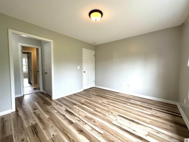 This beautifully decorated, single-level home is located above on Arrowhead Golf Club in Kentucky - for sale on GolfHomes.com, golf home, golf lot