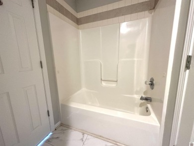 This beautifully decorated, single-level home is located above on Arrowhead Golf Club in Kentucky - for sale on GolfHomes.com, golf home, golf lot