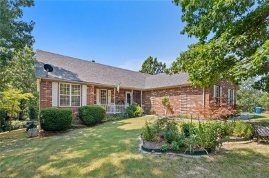 Beautiful and well loved home, nestled in Bella Vista Highlands on Branchwood Golf Course in Arkansas - for sale on GolfHomes.com, golf home, golf lot