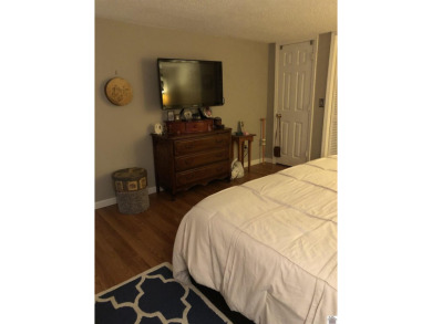 Spacious and inviting 2-bedroom, 1.5-bath walk-out basement on Mayfield-Graves Country Club in Kentucky - for sale on GolfHomes.com, golf home, golf lot