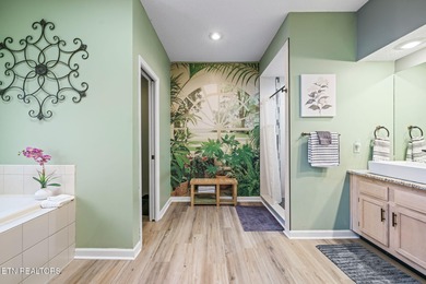 Beautifully Updated Home with views of Druid Hills golf course on Druid Hills Golf Club in Tennessee - for sale on GolfHomes.com, golf home, golf lot