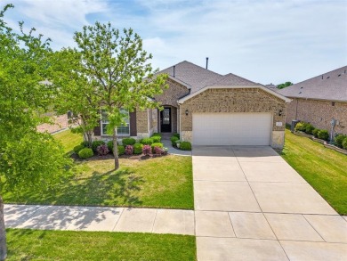 MOVE IN READY.  Immaculate Abbeyville floorplan in Frisco Lakes on Frisco Lakes Golf Course in Texas - for sale on GolfHomes.com, golf home, golf lot