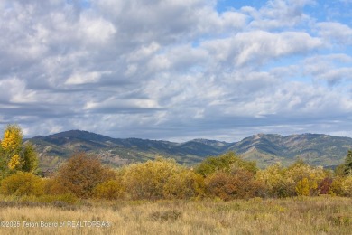 This fully furnished second floor, 2-bedroom, 2-bathroom on Teton Springs Resort and Club in Idaho - for sale on GolfHomes.com, golf home, golf lot