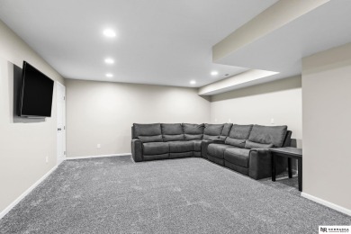 Don't miss this 5 bedroom 3 full bath townhome in NE Lincoln! on Mahoney Golf Course in Nebraska - for sale on GolfHomes.com, golf home, golf lot