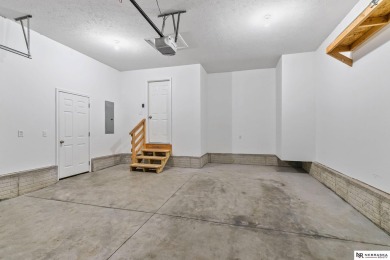 Don't miss this 5 bedroom 3 full bath townhome in NE Lincoln! on Mahoney Golf Course in Nebraska - for sale on GolfHomes.com, golf home, golf lot