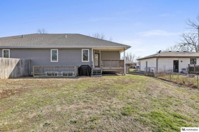 Don't miss this 5 bedroom 3 full bath townhome in NE Lincoln! on Mahoney Golf Course in Nebraska - for sale on GolfHomes.com, golf home, golf lot