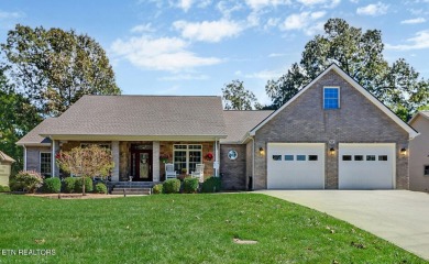 Golf Front Custom Home in Quiet Cul-de-Sac - The Brae at on Heatherhurst Golf Course in Tennessee - for sale on GolfHomes.com, golf home, golf lot