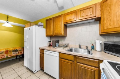 Great location in this 2 Bed 2 Bath First floor Home. Updated on Highland Lakes Executive Golf Course in Florida - for sale on GolfHomes.com, golf home, golf lot